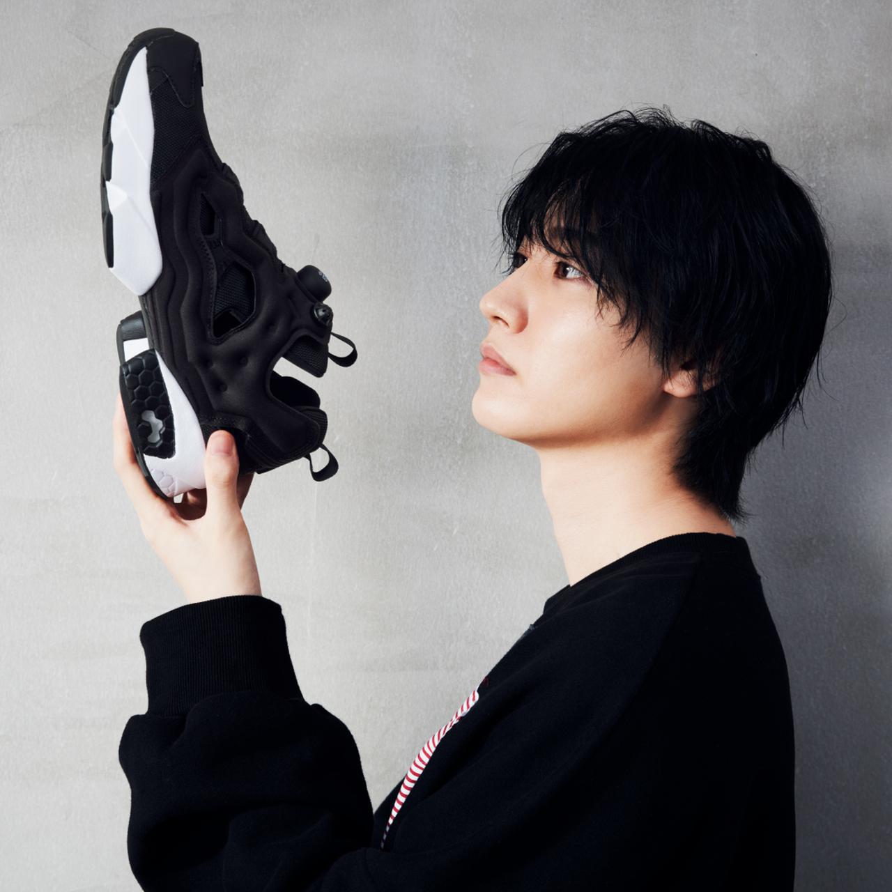 画像2: 発売以降高い人気を誇るリーボック代表モデル「インスタポンプフューリー」を桜田通と有末麻祐子がクールに履きこなす秋ビジュアルを公開!