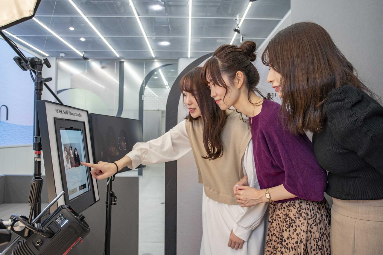 画像2: スタジオレベルの自撮り写真も!