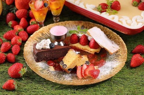 画像2: 贅沢に！好きなだけ！ 『農家直送　朝摘み苺食べ放題』