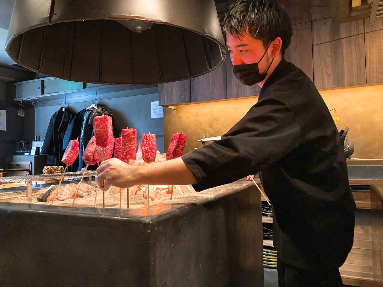 画像5: お店の真ん中には、囲炉裏が?!