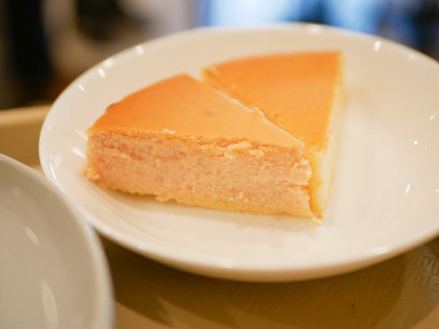 ♡ ベイクドチーズケーキ 様、 専用♡※他の方はご遠慮ください‼️ ベイクドチーズケーキ(カット) おめでとうございます✨ カット