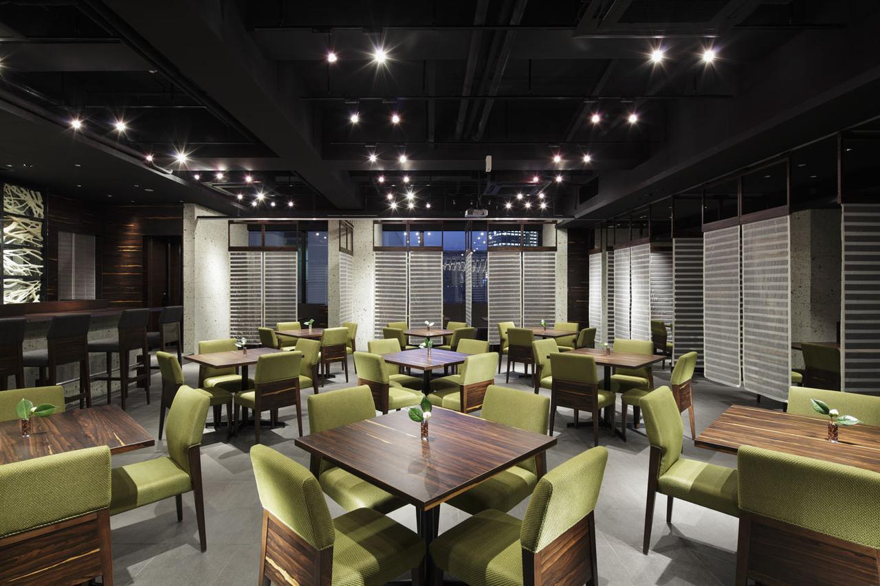 画像3: “自分で包むイチゴ大福”など全6品！イチゴづくしのスイーツフェアも開催中