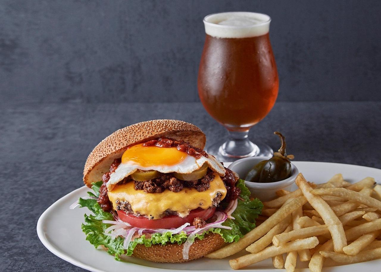 画像3: 個性豊かなビールとのペアリングで楽しむ、ショップ自慢の極上のグルメバーガー