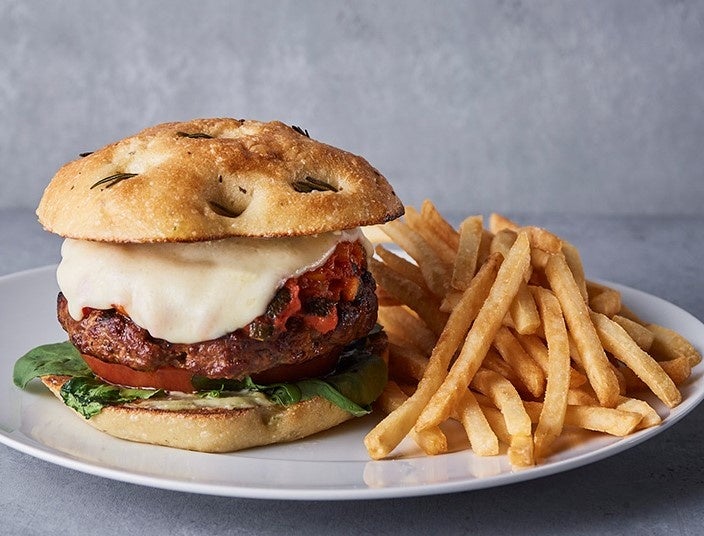 画像6: 各店舗の個性がキラリと光る“進化系バーガー”も