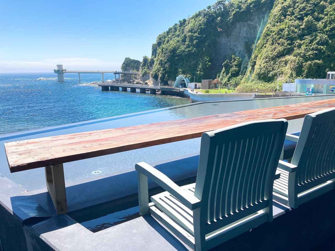 画像1: ビーチ真ん前のレストランでいただく、絶品とは?!