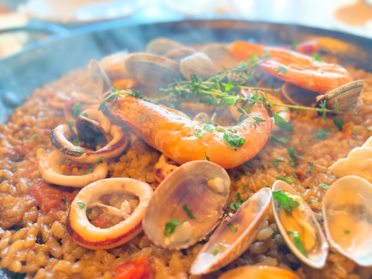 画像11: ビーチ真ん前のレストランでいただく、絶品とは?!