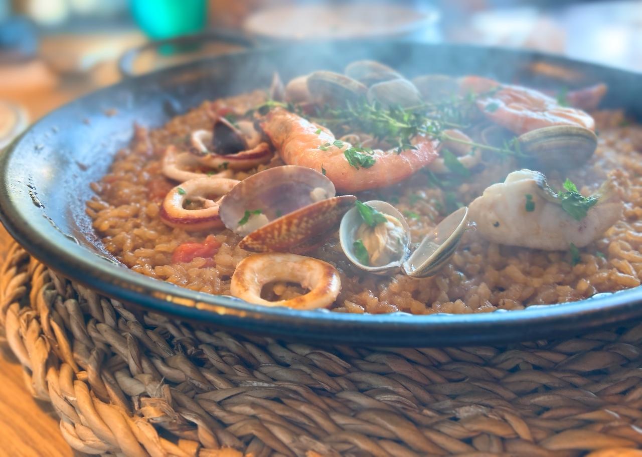 画像9: ビーチ真ん前のレストランでいただく、絶品とは?!