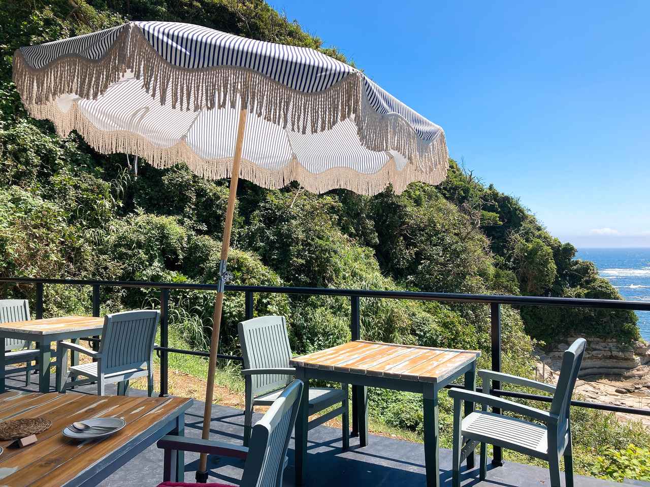 画像2: ビーチ真ん前のレストランでいただく、絶品とは?!