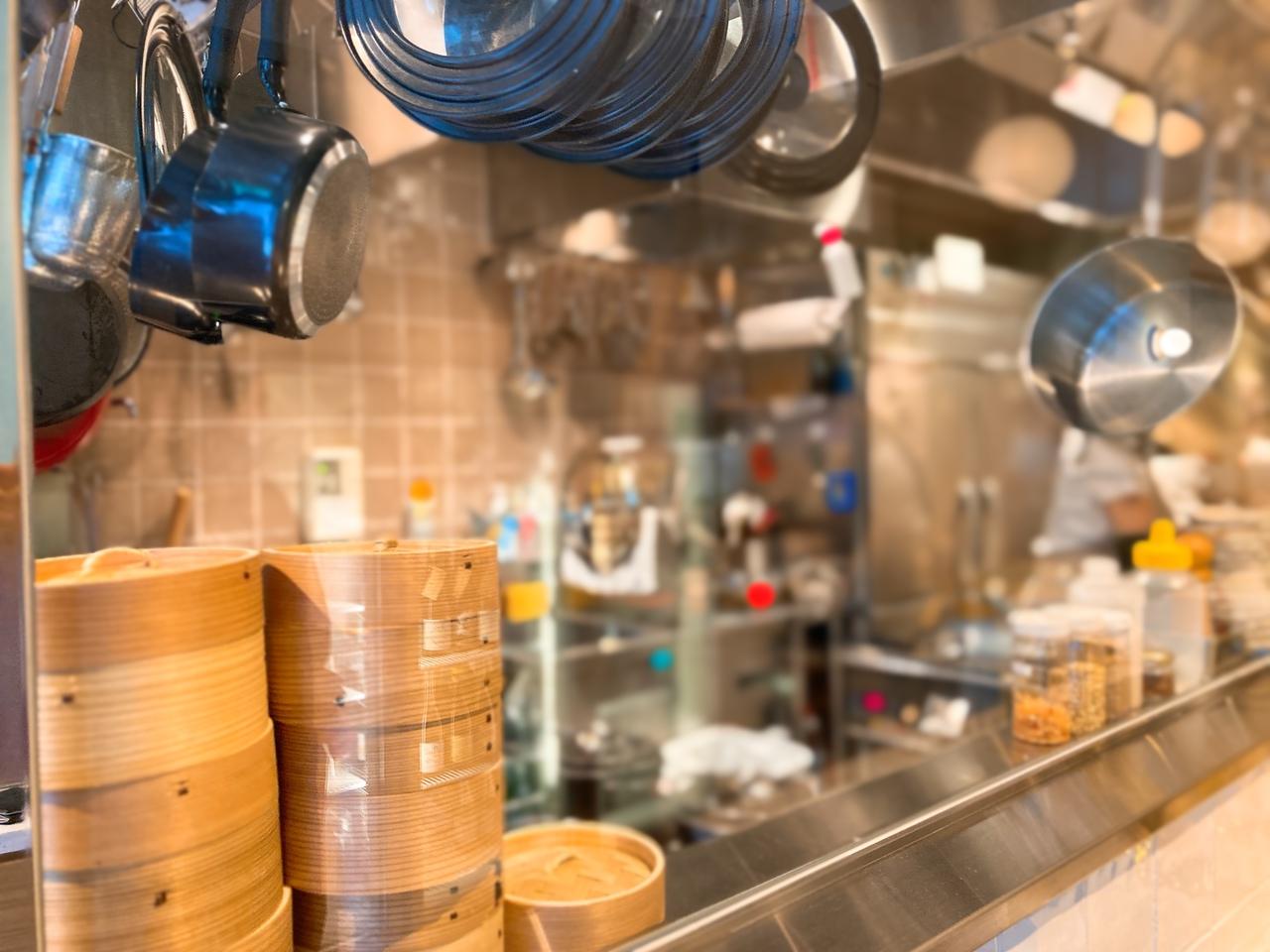 画像3: 【試食レポ】幻の「水晶餃子」が食べられる!ファクトリー併設の恵比寿の新店は、女子が喜ぶ素敵なお店♡