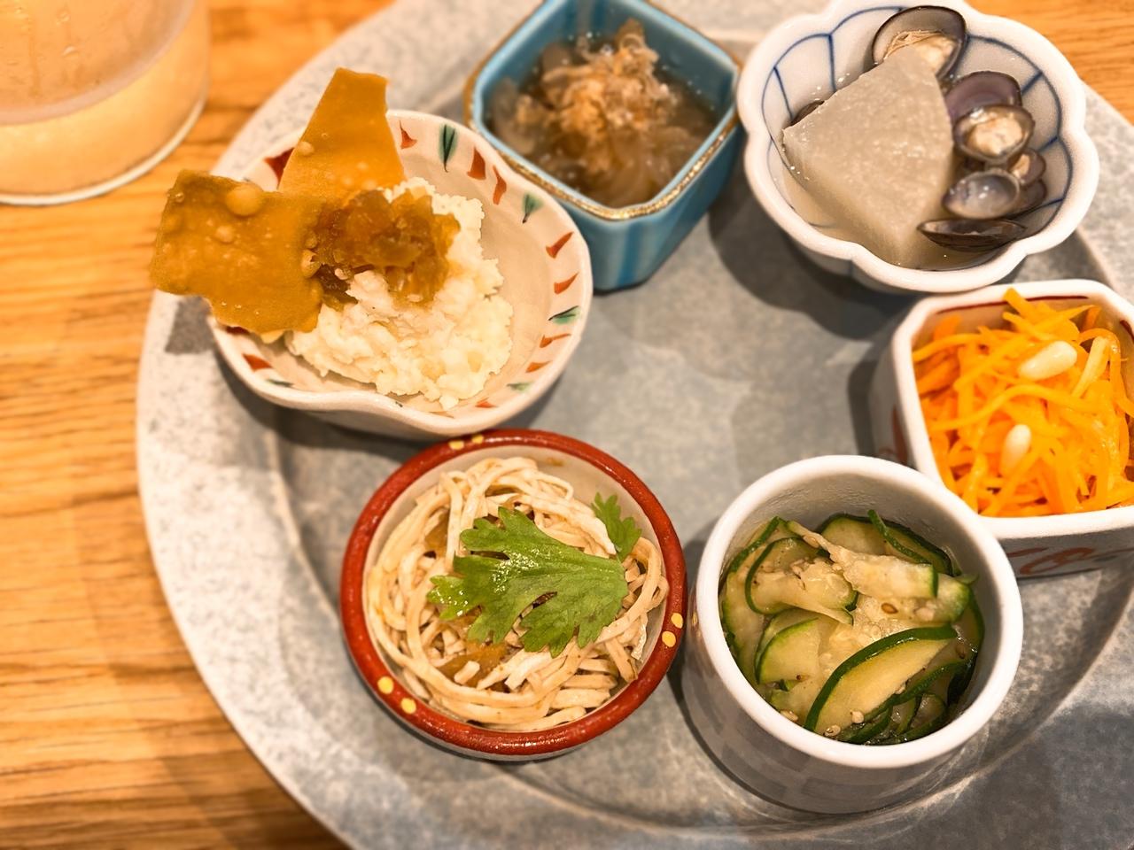 画像1: 家庭料理に餃子にワイン♥女子の好きが詰まってる!