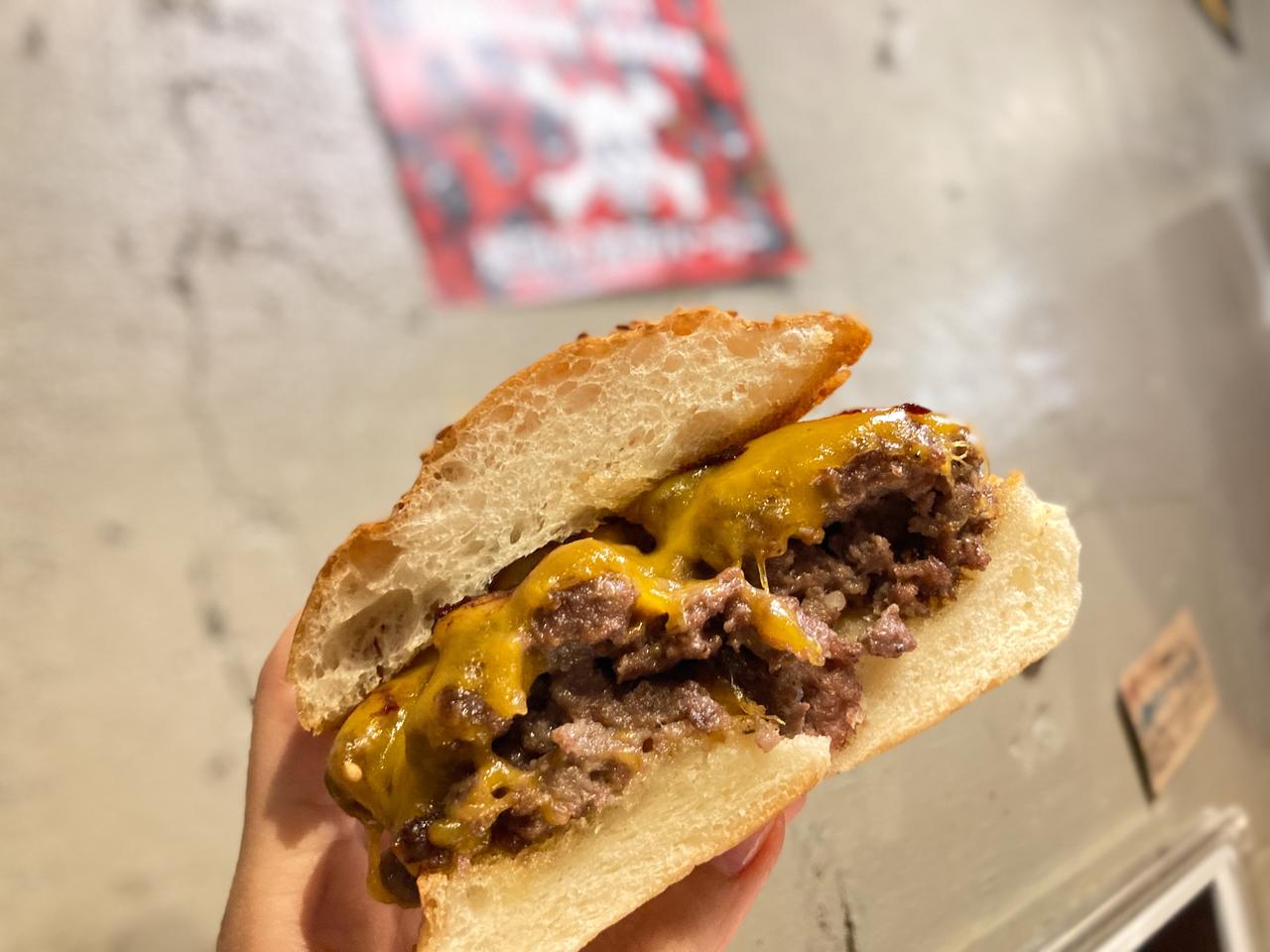 画像2: 【試食レポ】ワイルド&クレイジー?!リニューアルしたゴリゴリバーガーが、肉感も激辛も突き抜けていました!