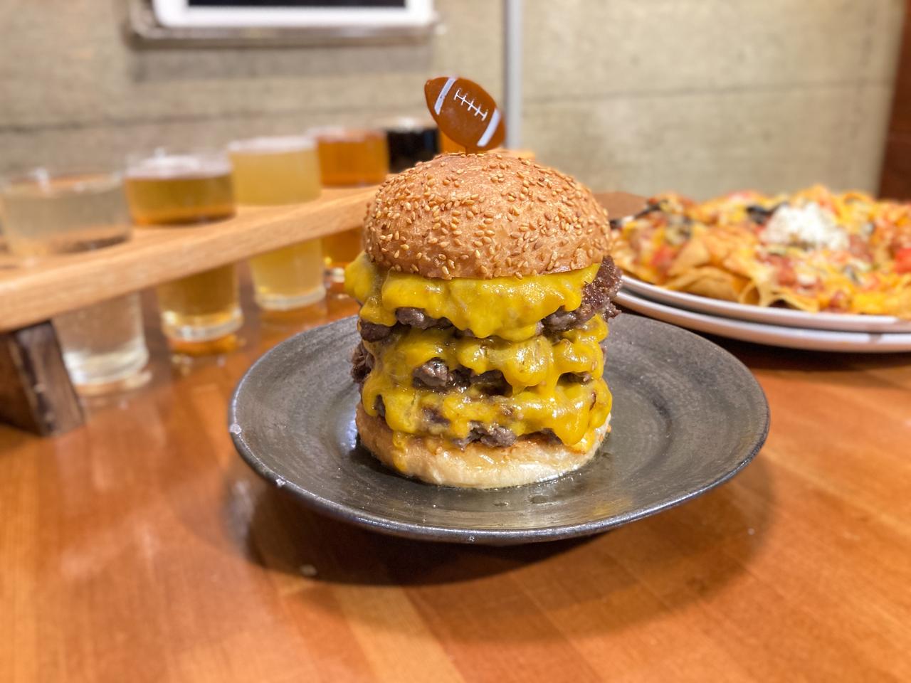 【試食レポ】ワイルド＆クレイジー？！リニューアルしたゴリゴリバーガーが、肉感も激辛も突き抜けていました！ カワコレメディア