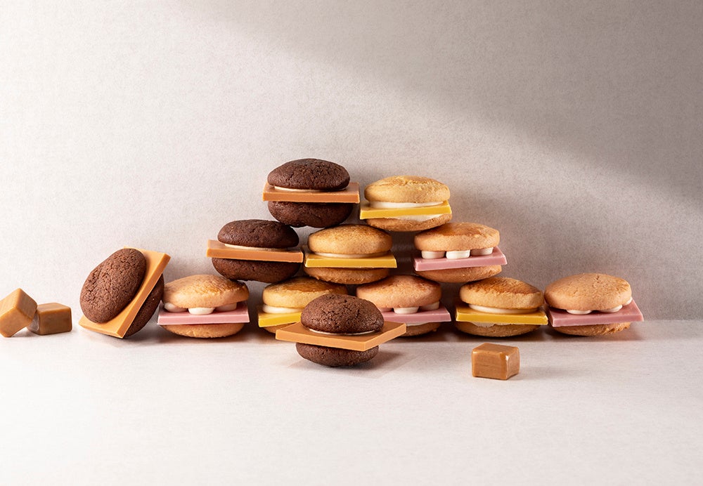 画像2: まるで生食感！お菓子のバーガーブランドから新ジャンル『やわらかバーガー』新登場