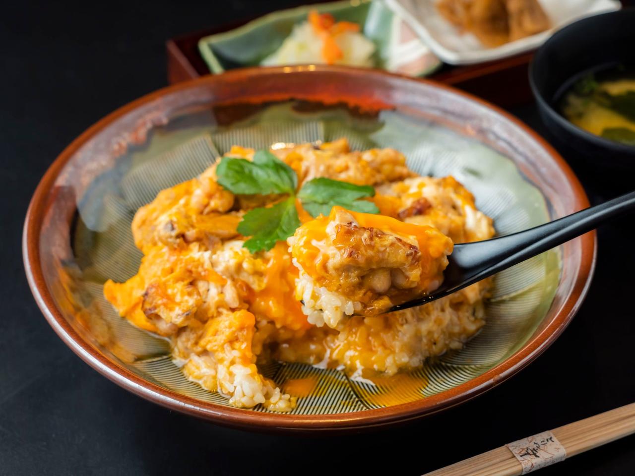 画像: 茜色玉子と匠の大山鶏 親子丼