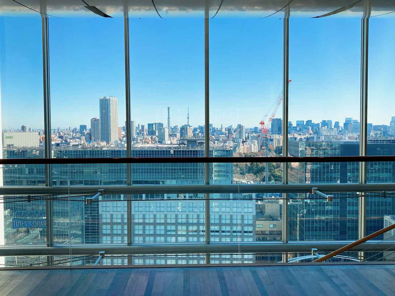 画像1: 都心のビューを独り占め!絶景ラウンジ空間♡