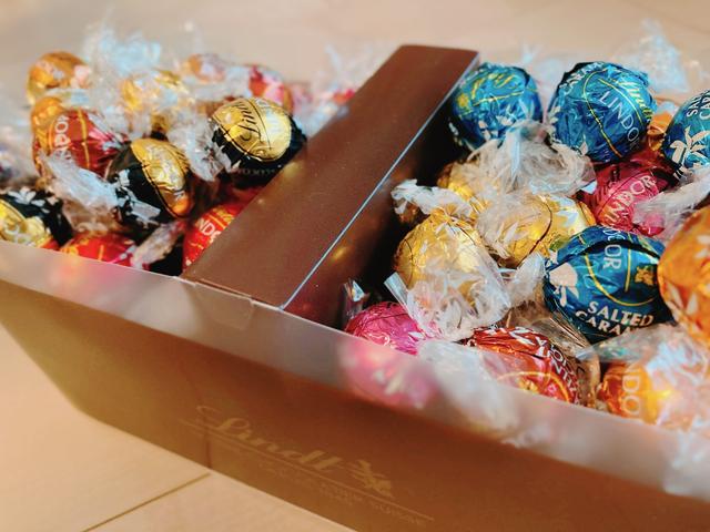 【サイン入り】現代スイス菓子のすべて 神戸・王子公園で愛され続けてきた「スイス菓子 ハイジ」🇨🇭 看板