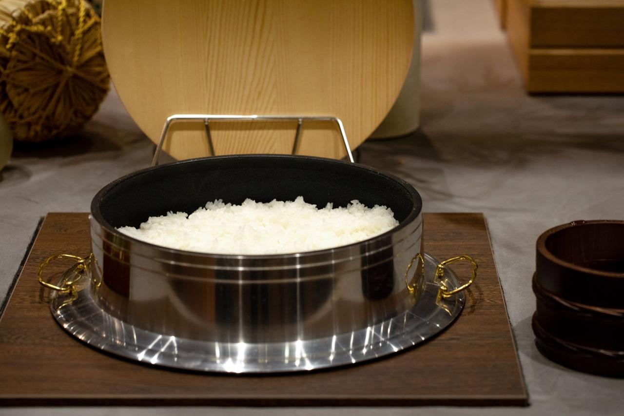 画像: 大きなかまどでは“ほかほか”の栃木県産のお米をご用意