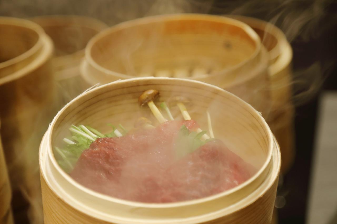 画像: 蒸気の力で蒸し上げた「蒸ししゃぶ」