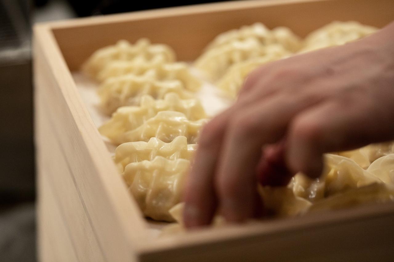 画像: 宇都宮人気店「青源」の餃子を使用