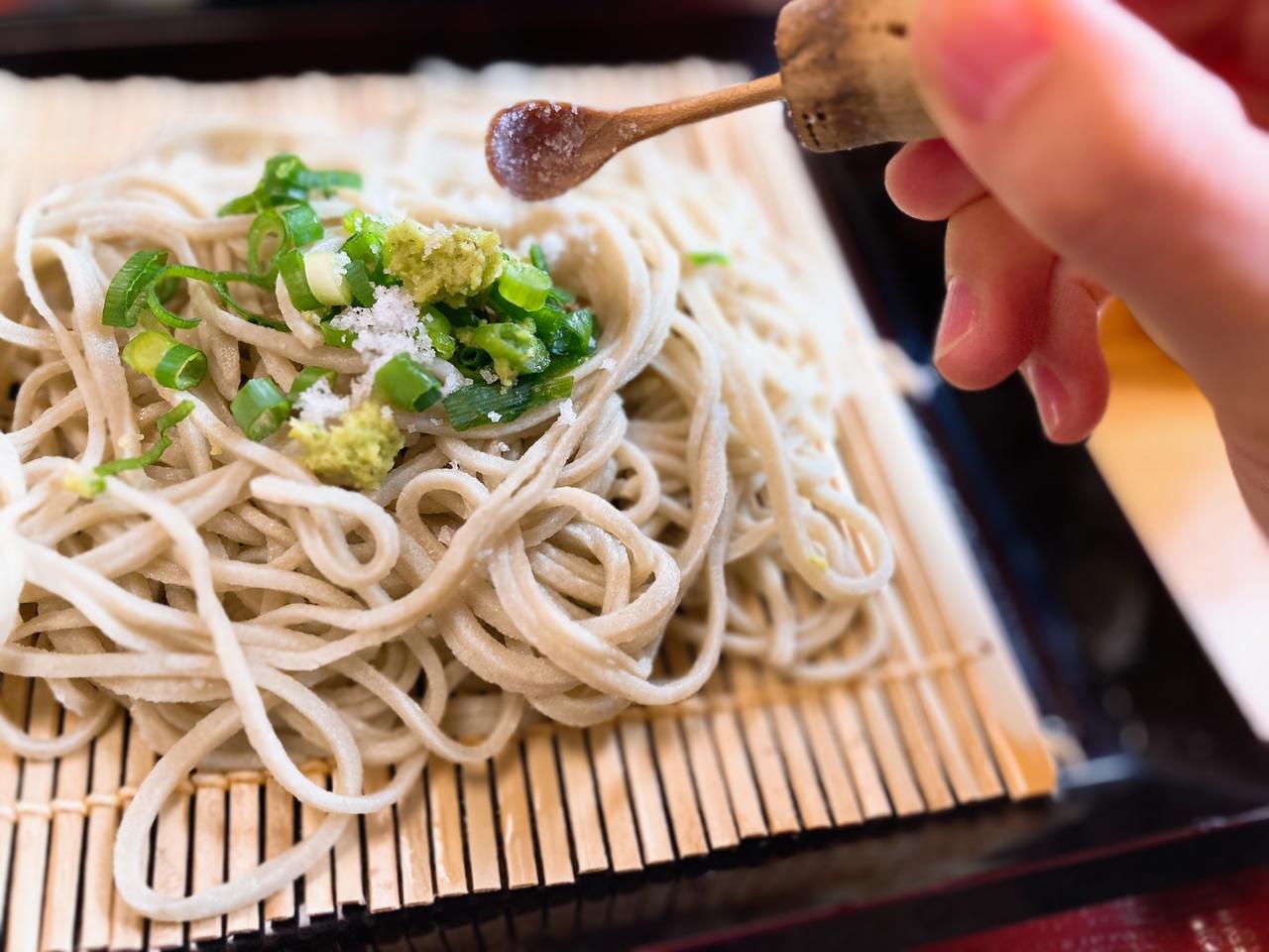 画像2: 塩でいただく十割蕎麦が絶品の、隠れ名店も