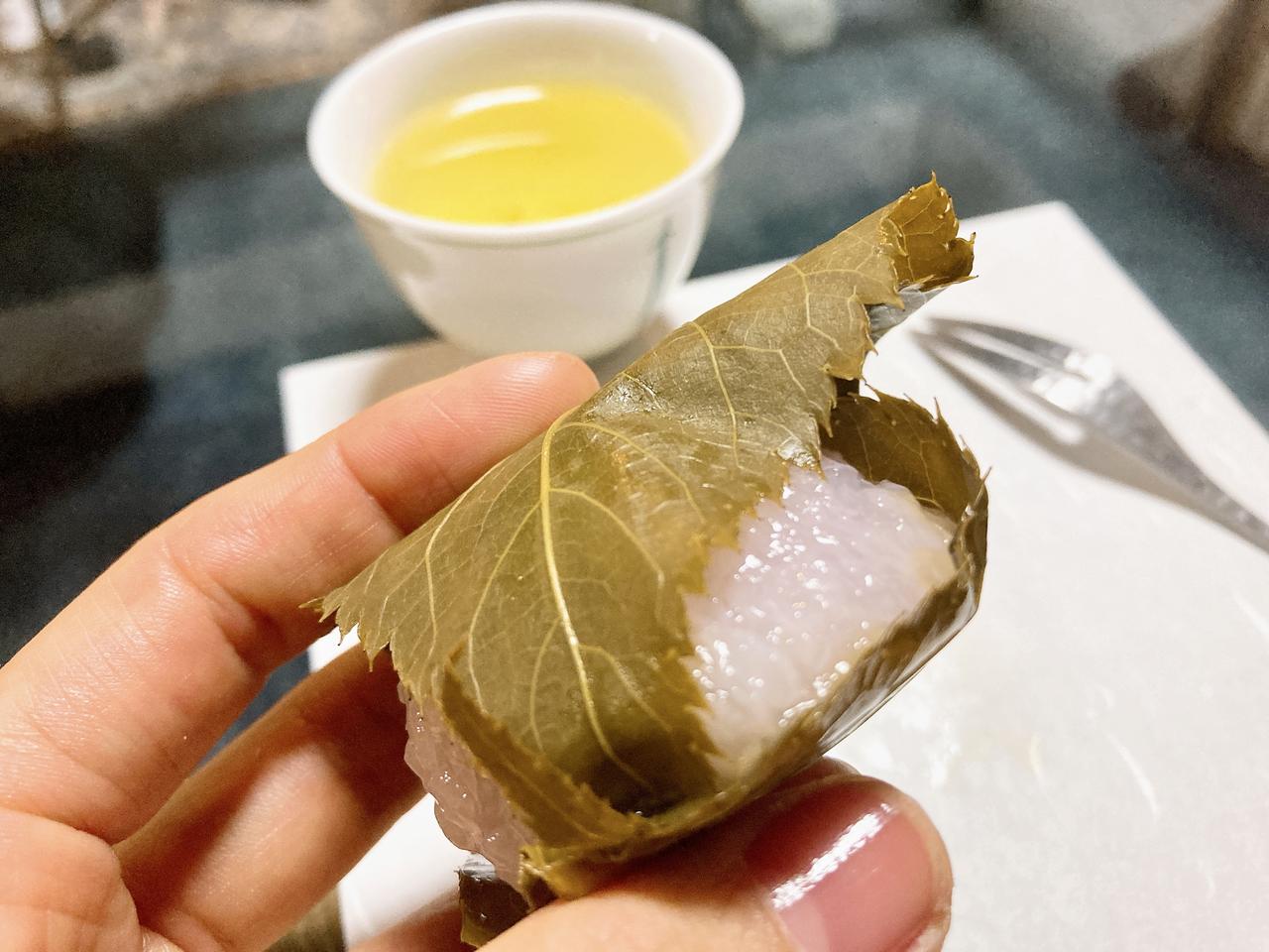 画像: 地元のお茶菓子と一緒に❤︎