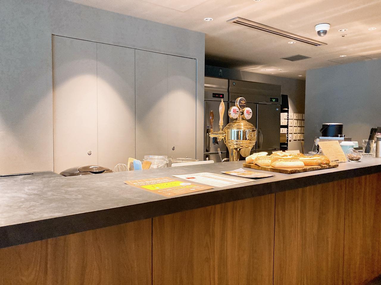 画像1: 会員じゃなくても入れる、気軽な角打ちエリアも