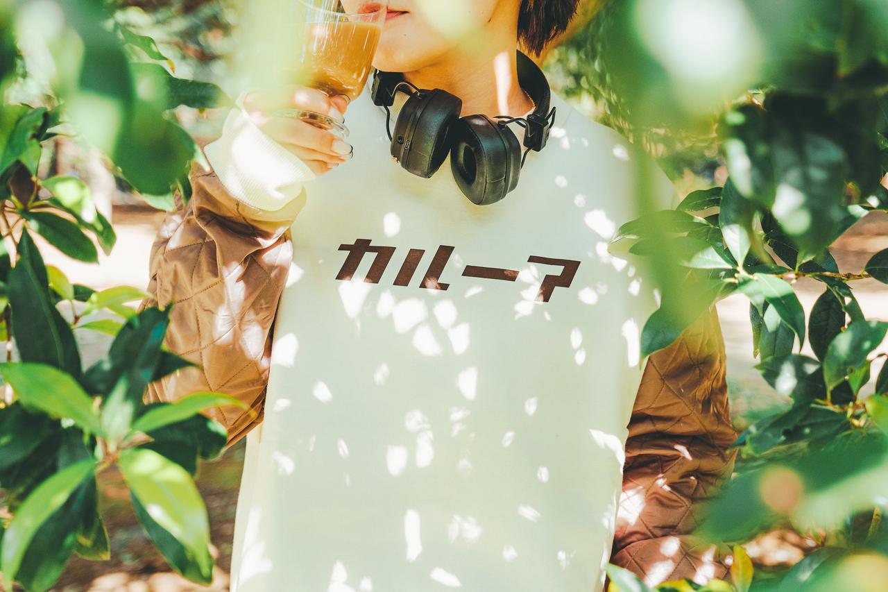 画像4: 休日のスタイリングに「ホロヨイスウェット」はいかが?