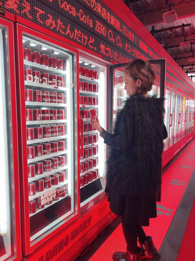 コカ・コーラ ゼロ」が語りかけてくる！まるで生きているようなお店