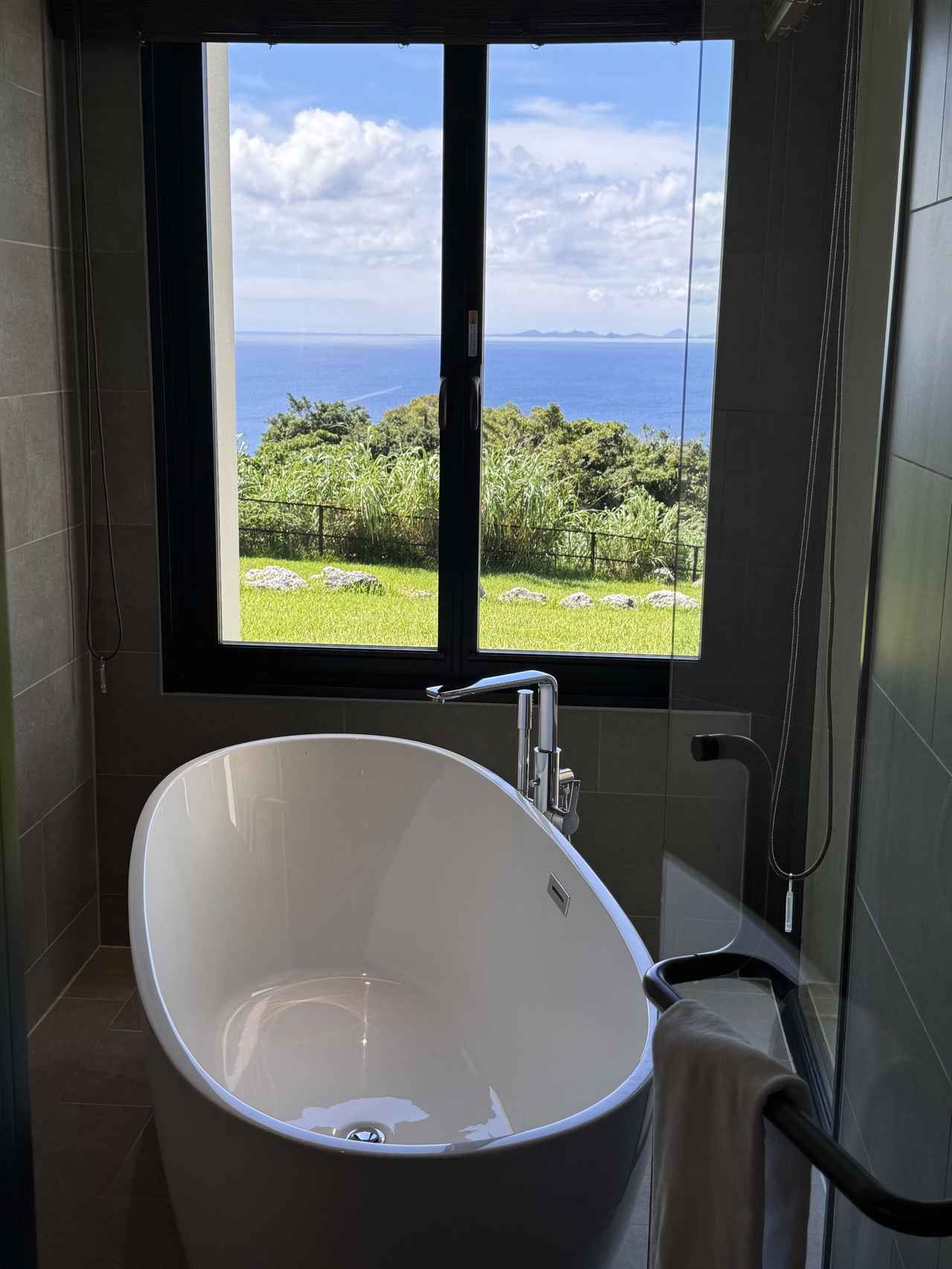 画像 : 2番目の画像 - 「沖縄で人気の古宇利島でChill out stay♡究極のLuxury Boutique Hotel【One Suite THE GRAND】」のアルバム - カワコレメディア