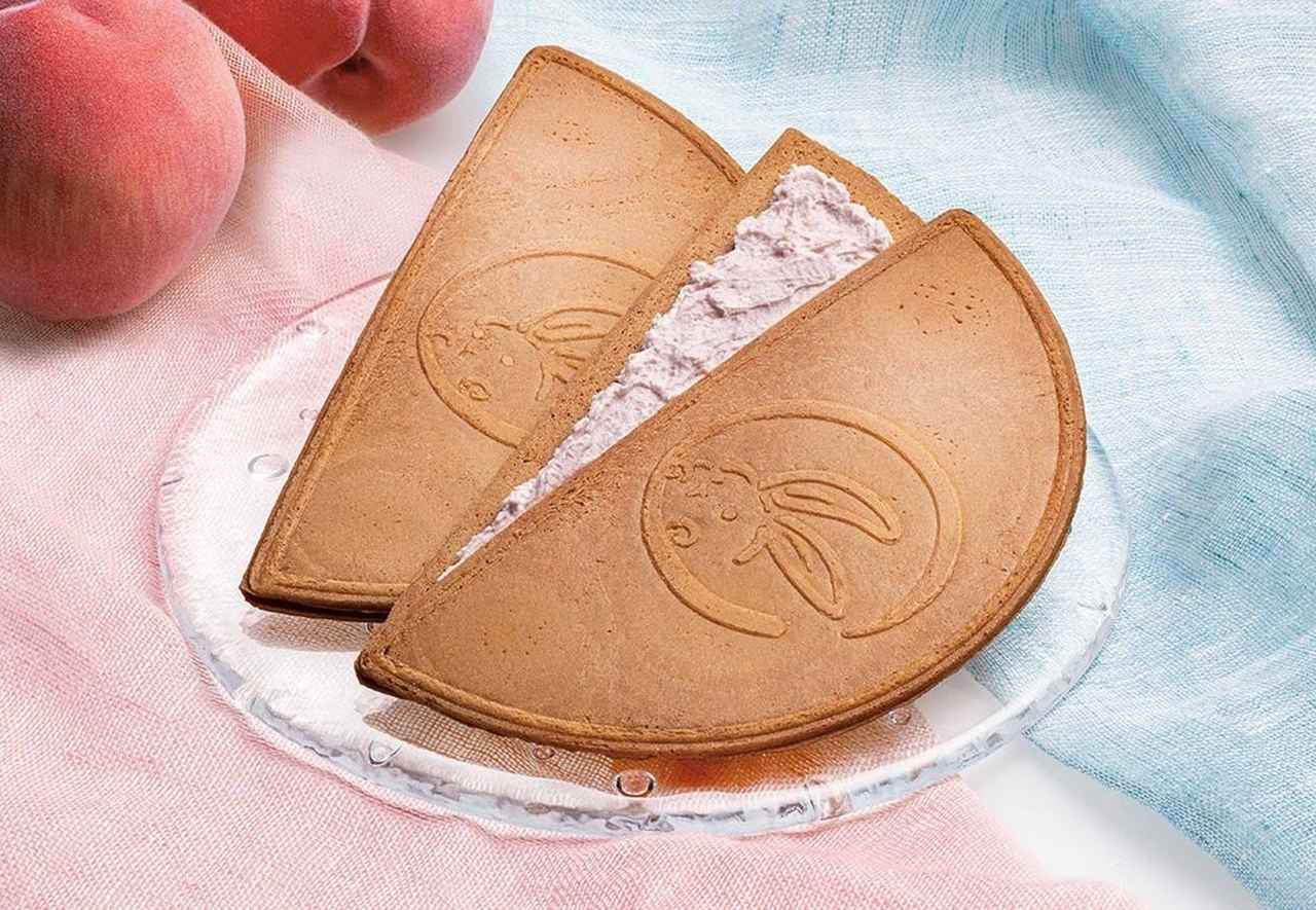 画像: こだわりの半月生地から、白桃がふわりと香る爽やかな夏のゴーフレット!