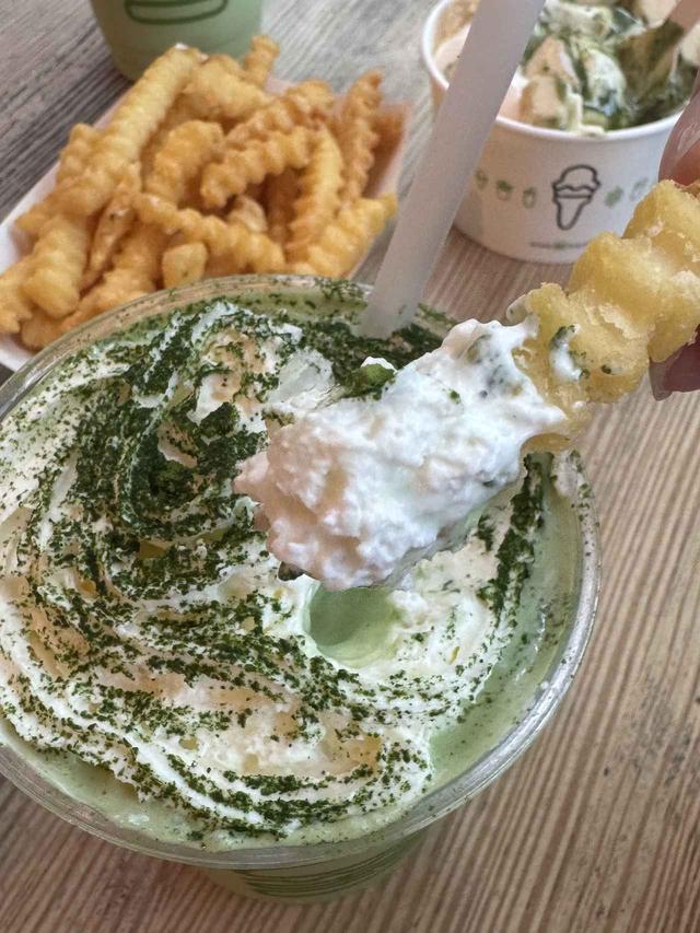 宇治抹茶ミルクミックス ハンバーガー SHIMAUMA BURGER 宇治 （シマウマ バーガー） - 宇治（JR