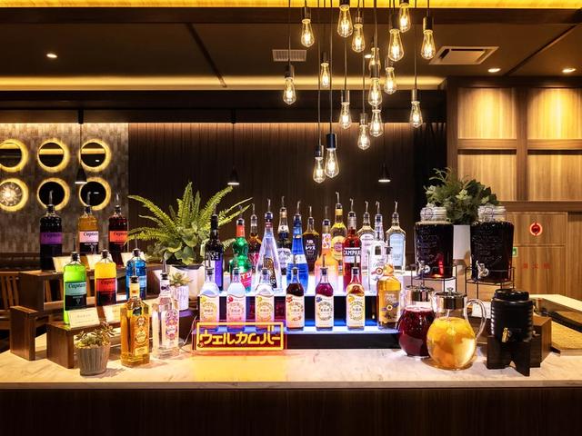 画像1: ウェルカムバーでカクテルタイムを満喫