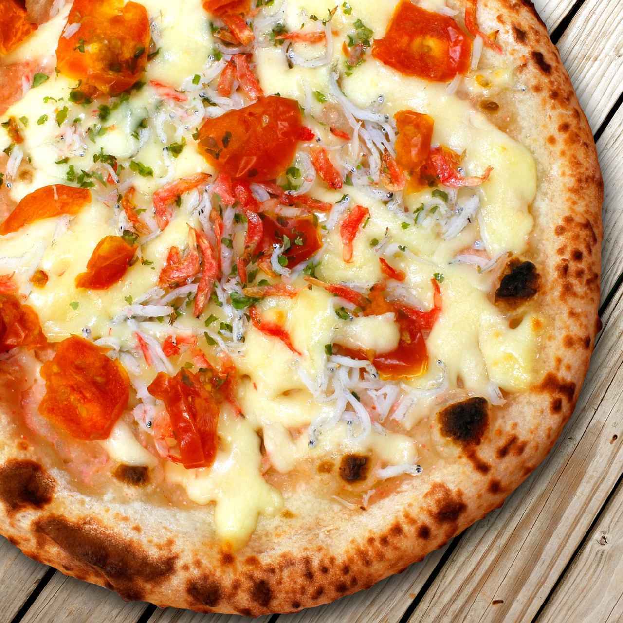 画像: 釜揚げしらすと干しエビの明太ピッツァ 瀬戸内海産の釜揚げしらすを明太子のソースで味わうピッツァです。