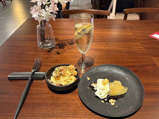 デュノワイエ ・ ド ・ スゴンザックのリトグラフ　パリ狂騒の時代・カフェ風景 Amazon.co.jp: ベルナール ビュッフェ 『村への道