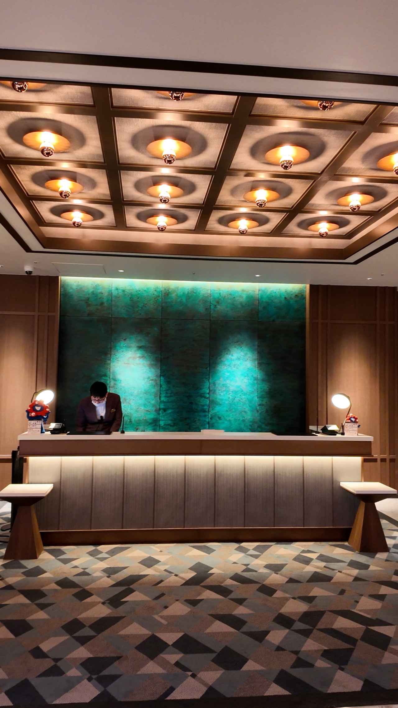 画像: ロビーにも癒しの空気が流れる。3階はまるで別世界