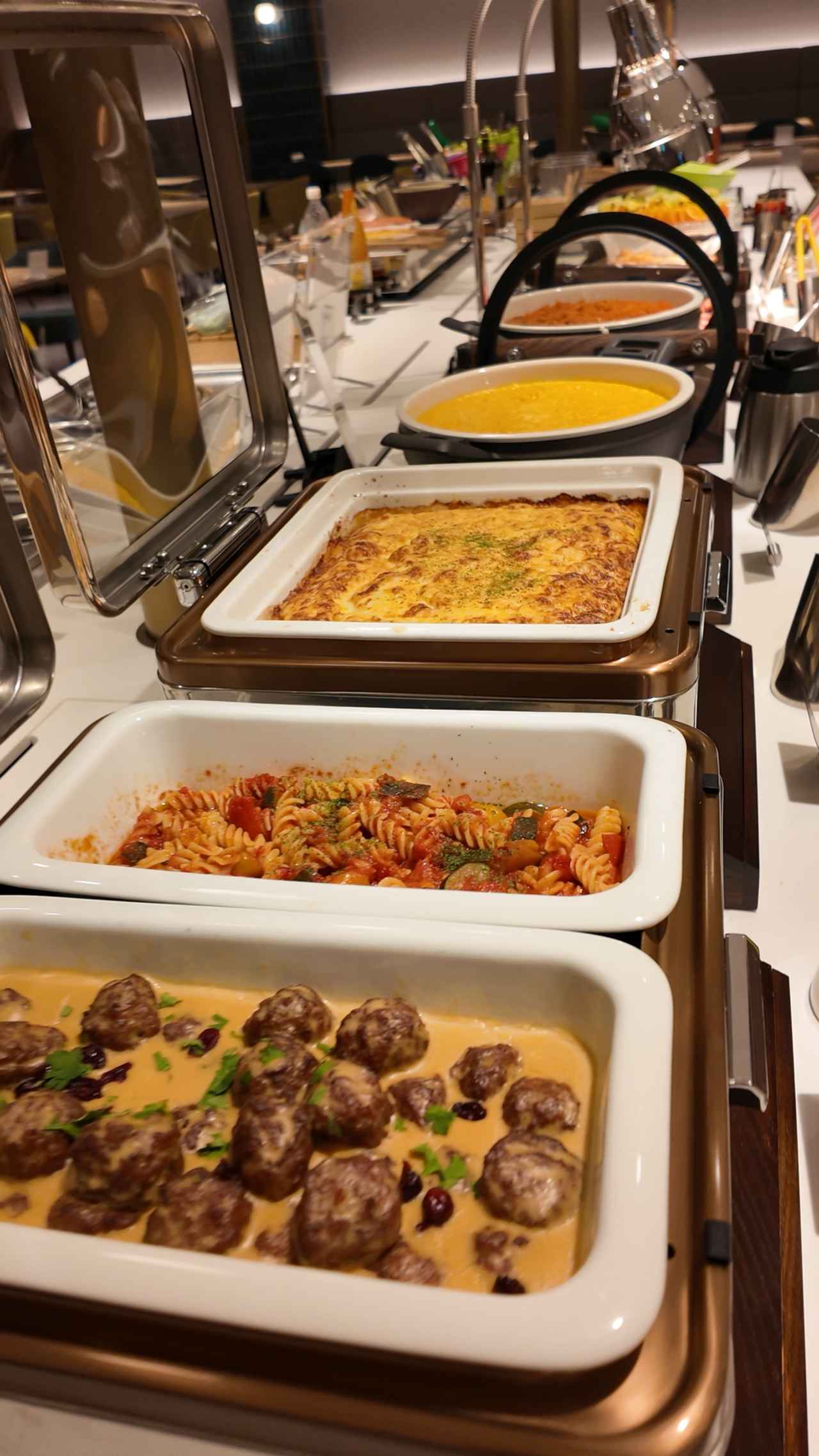 画像1: 朝食は1階の「Bloom Field Dining」で贅沢モーニング