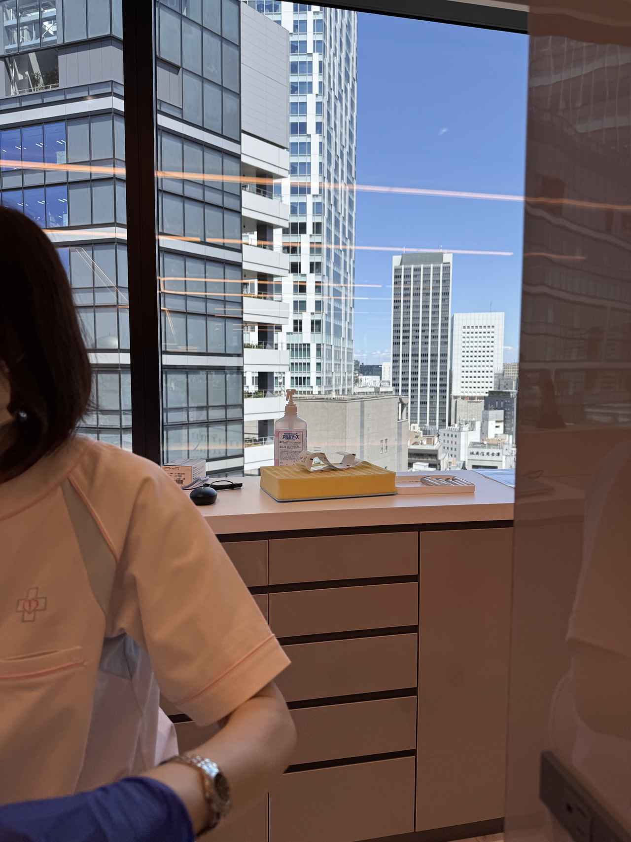 画像: 採血中もこの眺めをみながら、リラックス。血管が細いので、細めの針で採血してくれました。
