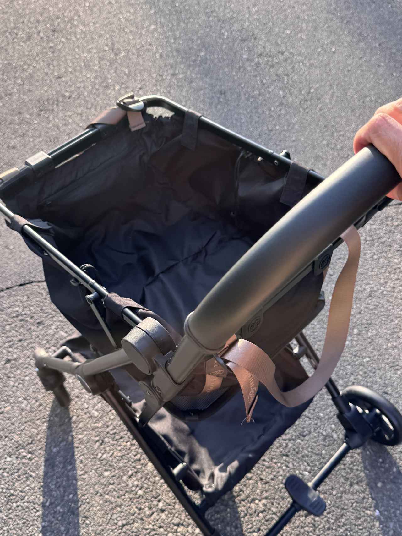 画像: タイヤが大きいので転がしやすいです。