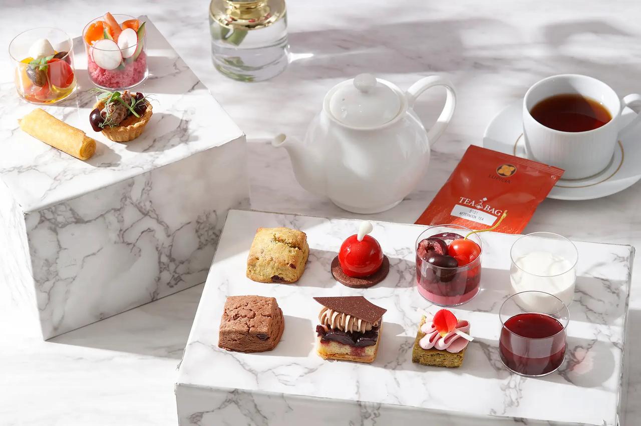 画像: チェリーアフタヌーンティー with リンツチョコレートプティフールBOX　￥3,456