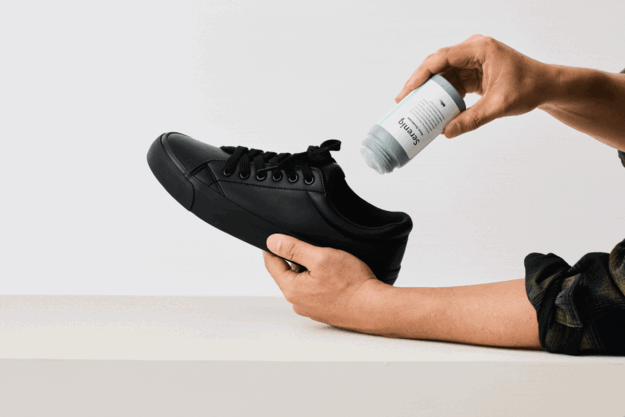 画像2: 靴の中も美しく香る♡“生活感ゼロ”の消臭パウダー「Sereniq（セレニック）」新発売