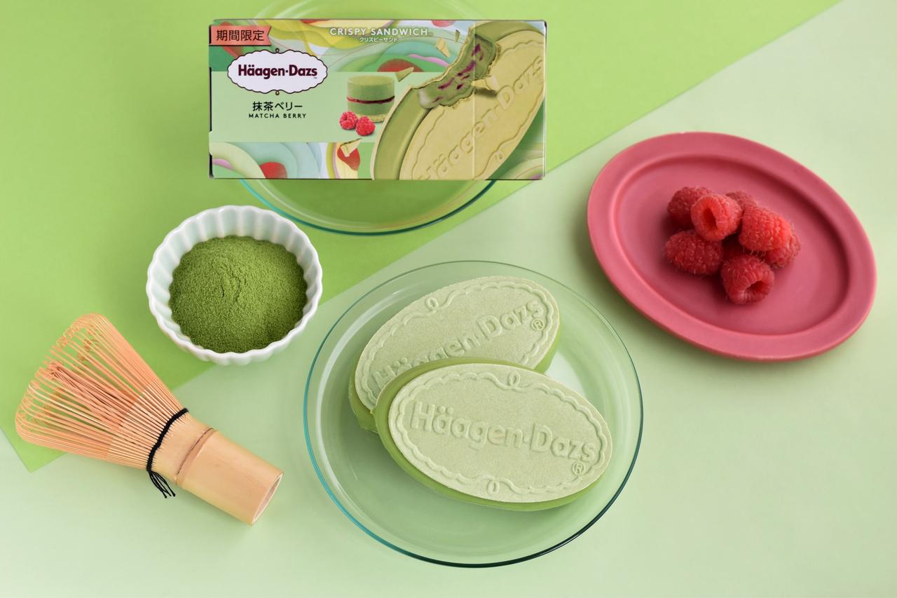 画像3: 【試食レポ】「ハーゲンダッツ」より初夏を彩る抹茶と甘酸っぱいベリーのアクセントで、見た目も気分も華やかに クリスピーサンド『抹茶ベリー』​期間限定発売中！