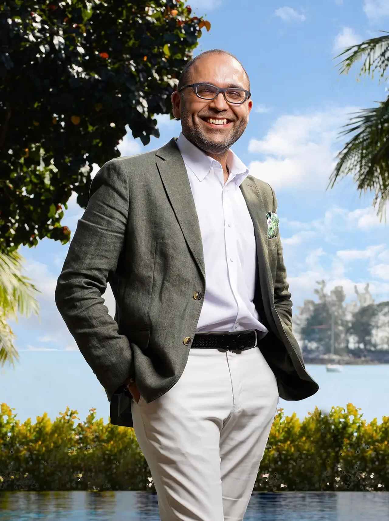 画像: 「この度、日本初となるフェアモントを、歴史が息づき進化を続ける芝浦の地に開業できることを心より嬉しく思っております。私たちは、世界中からの旅行者、地元の皆様、そして愛犬までも温かくお迎えし、フェアモントに関わる全ての方々が、ご自身にとっての真のラグジュアリーを感じられる場を創り上げていくことを楽しみにしております。お客様とのすべての出会いが、驚きと感動を生む機会となるよう、私たちのハーティスト(従業員)と共に、一瞬一瞬を特別なものにしてまいります。私たちは、東京で単なるブランドとして存在するのではなく、コミュニティに愛され、楽しまれるブランドを目指します。」