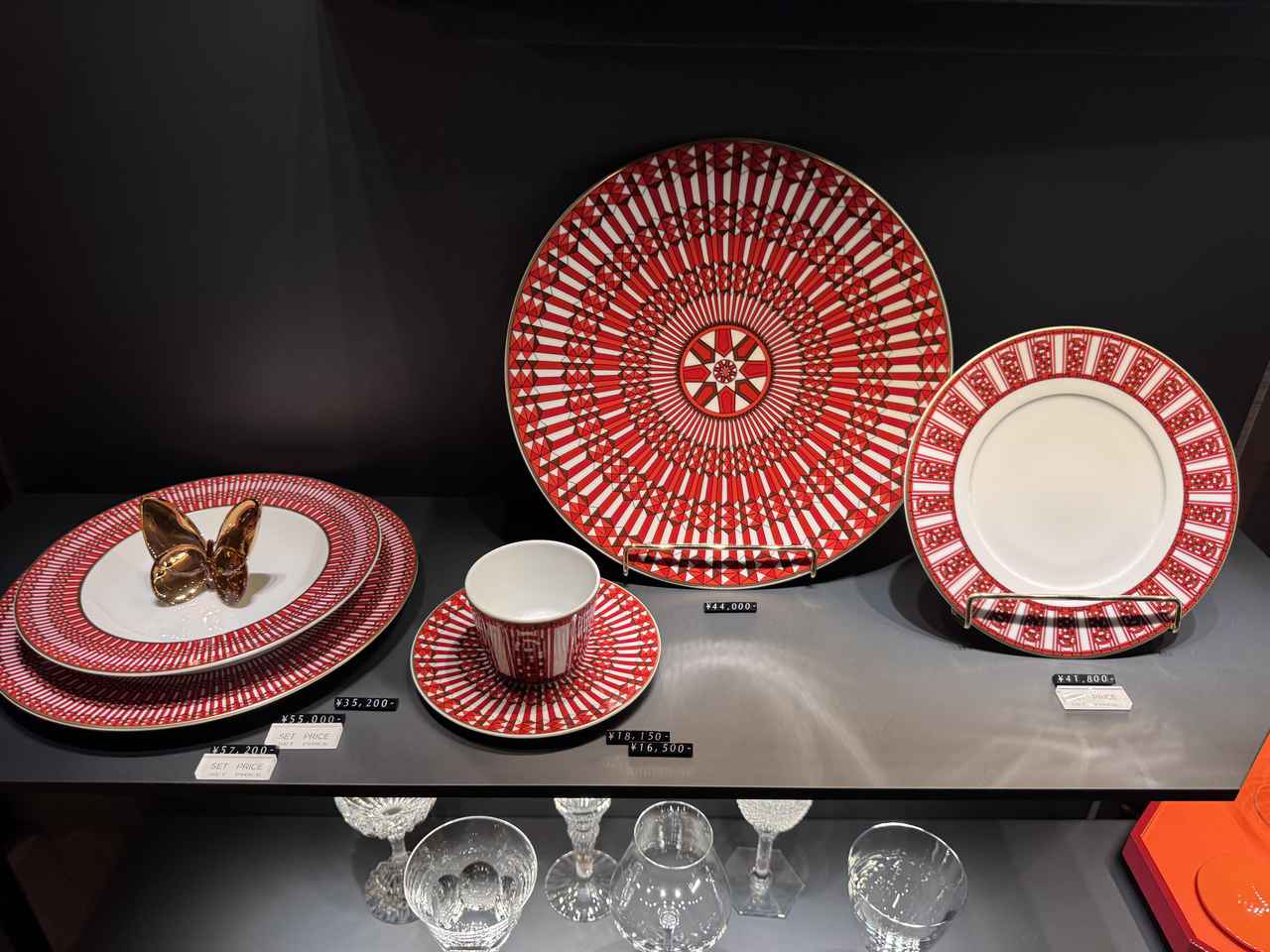 画像 : 15番目の画像 - 「深紅の煌めきに酔いしれる♡「バカラショップ 丸の内」移転リニューアル＆“バカラの壁”広がるバーが誕生！」のアルバム - カワコレメディア