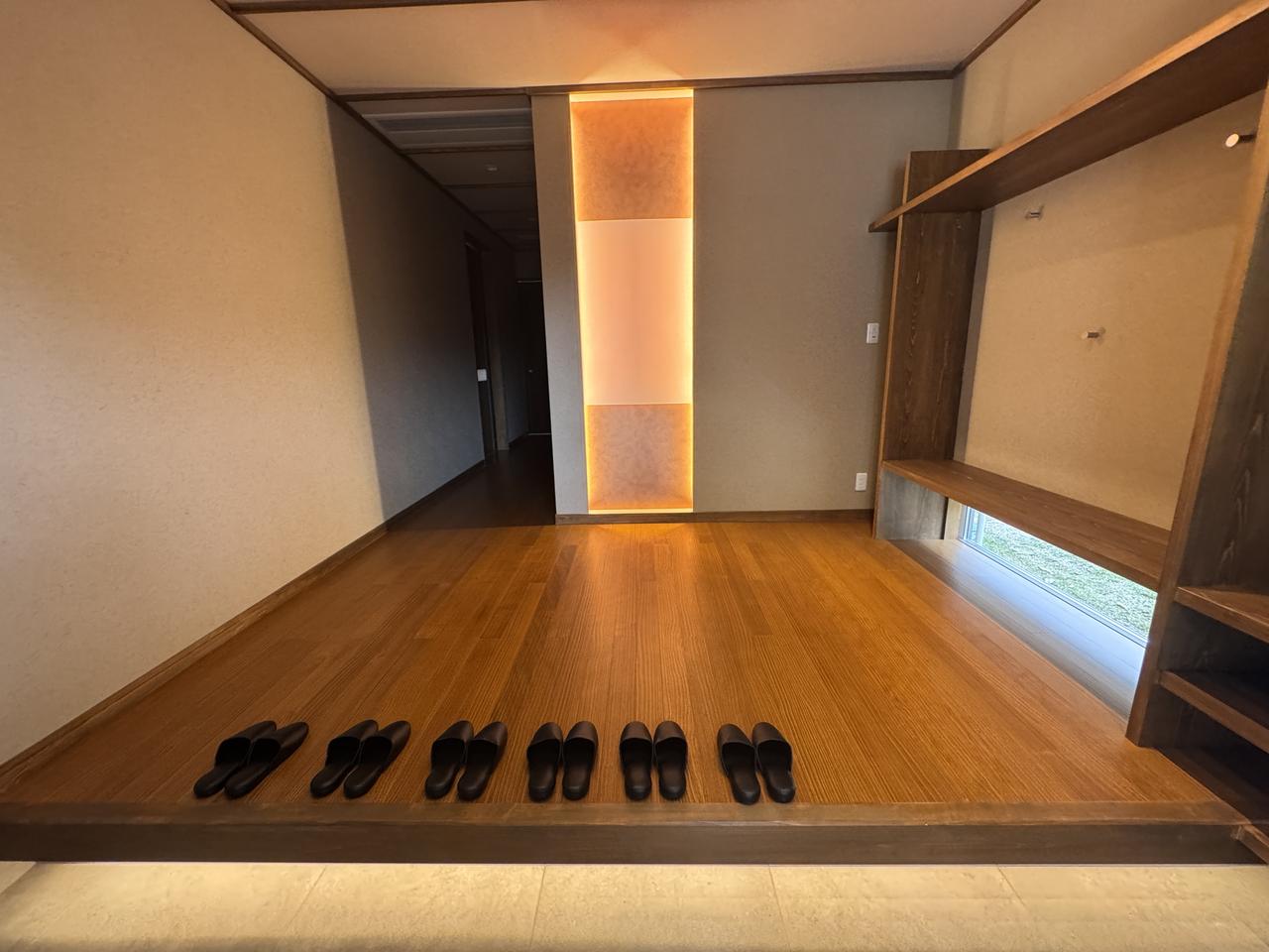 画像: 広々とした玄関