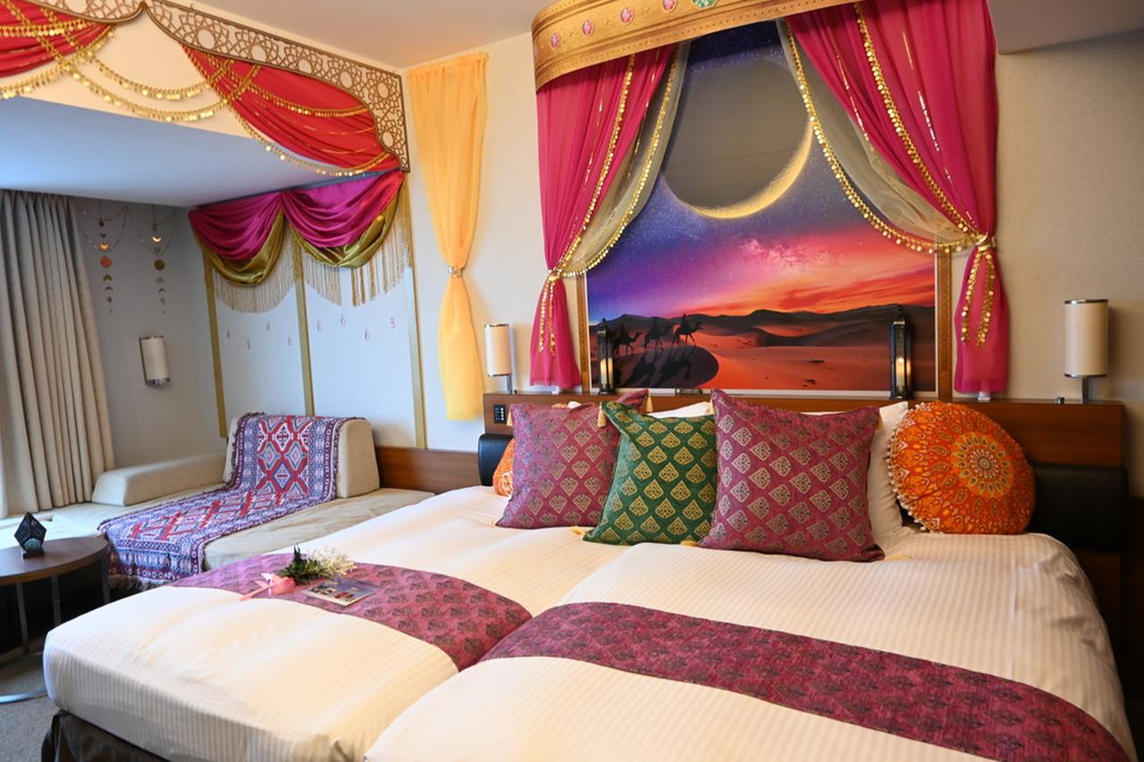画像1: アラビアンナイトの世界が広がる客室