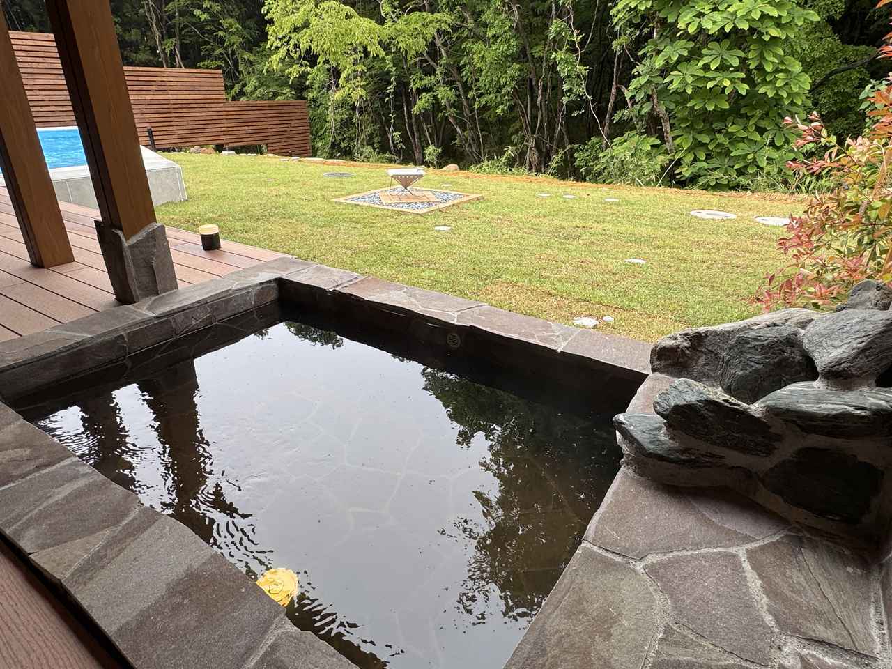 画像1: 全棟に温泉露天風呂、プライベートプール、サウナを完備