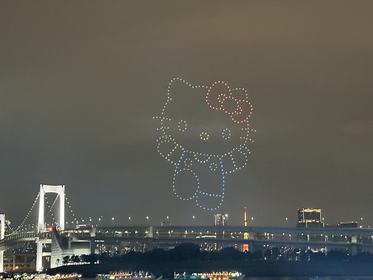 画像2: シートに寝転んで鑑賞♡ラグジュアリーな観覧スタイルも話題