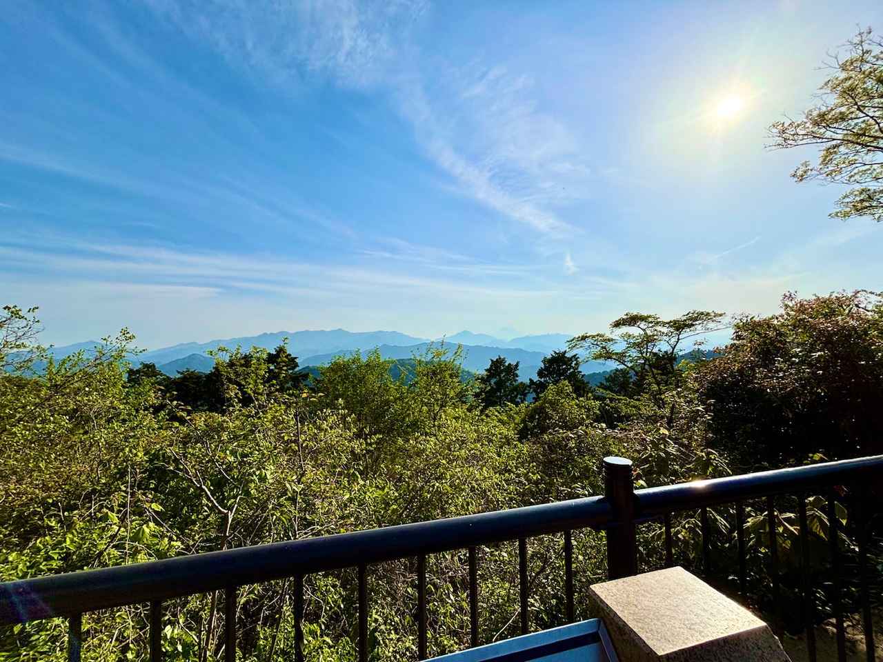 画像1: 週末は初登山にチャレンジ!高尾山の山頂で関東平野を眺望しよう!