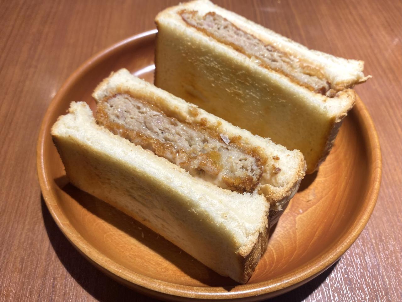 画像2: ●メンチカツサンド