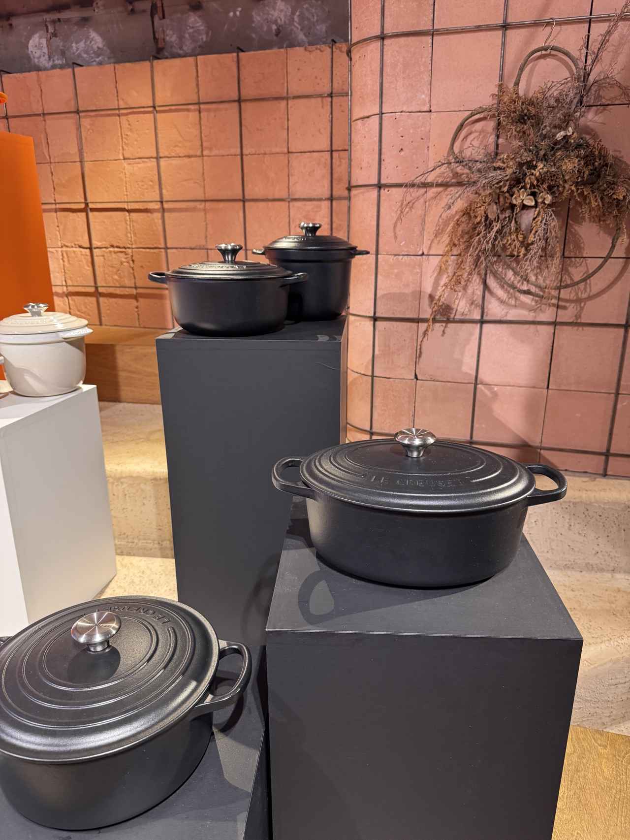 画像15: 100年の“美味しい”をあなたの食卓にも♡ル・クルーゼ創業100周年記念カラー「フラムドレ」が登場！